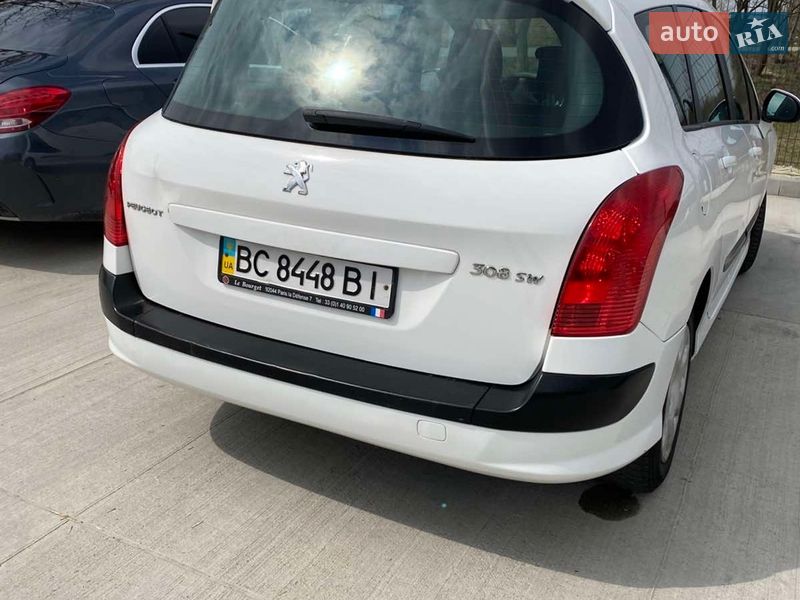 Универсал Peugeot 308 2011 в Рудки