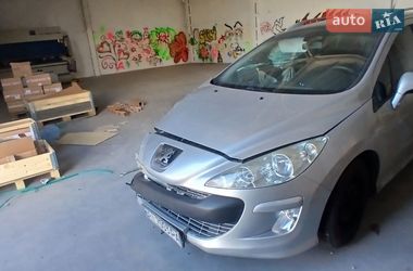 Универсал Peugeot 308 2010 в Украинке