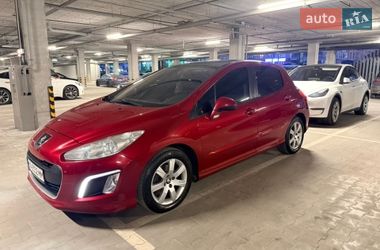Хэтчбек Peugeot 308 2011 в Софиевской Борщаговке
