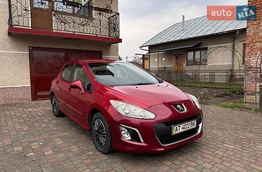 Хэтчбек Peugeot 308 2012 в Ивано-Франковске
