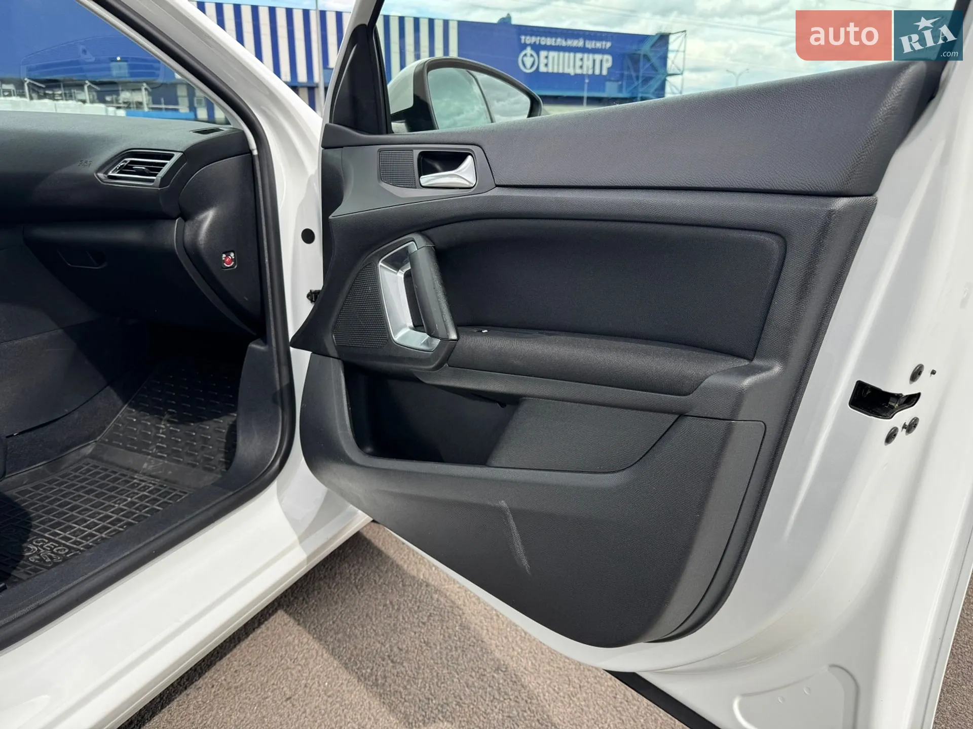 2017 Peugeot 308 - мініатюра 16