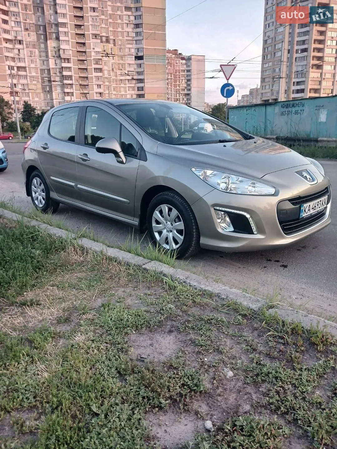 2012 Peugeot 308 - фото 1