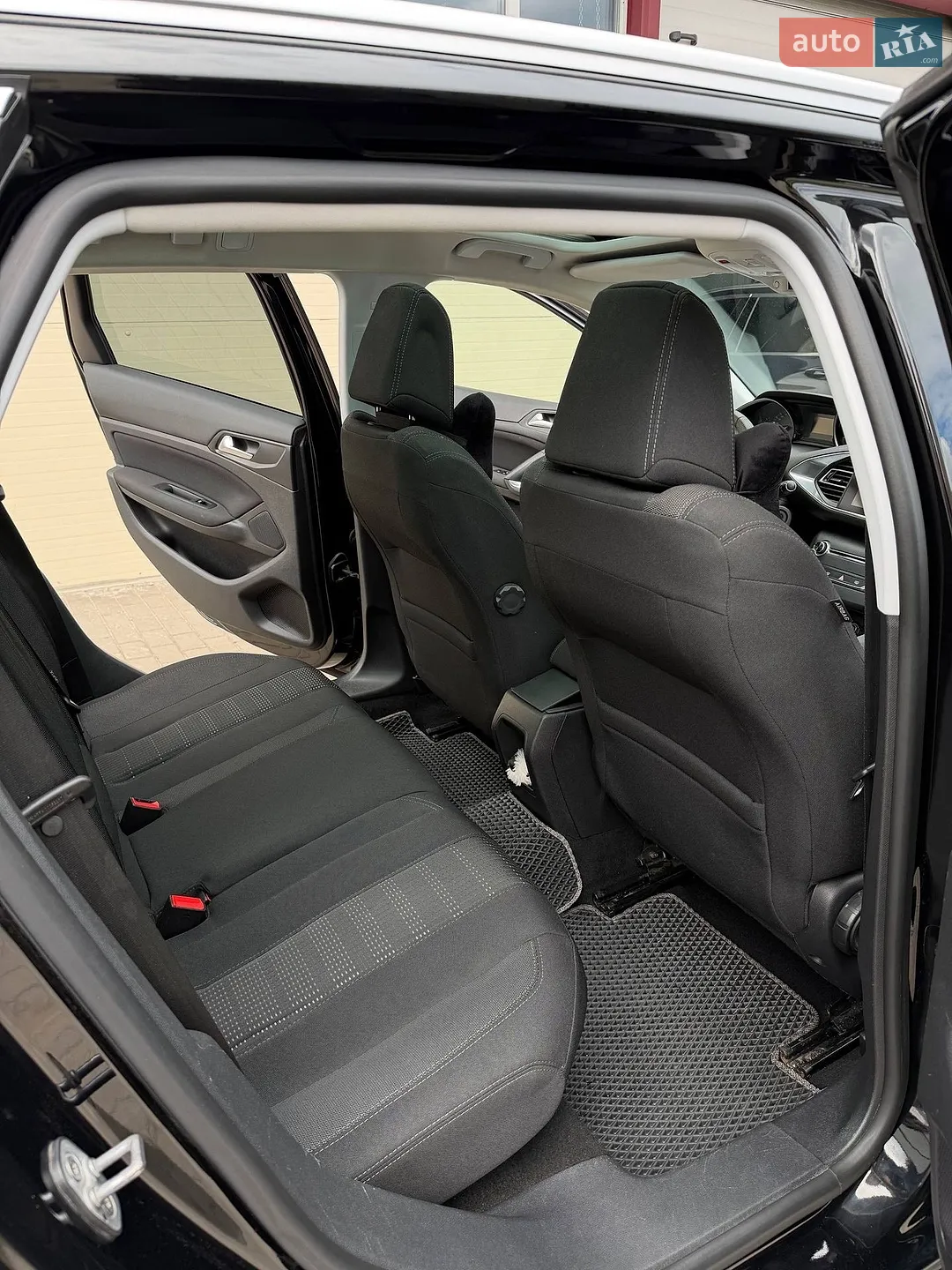 2015 Peugeot 308 - мініатюра 18