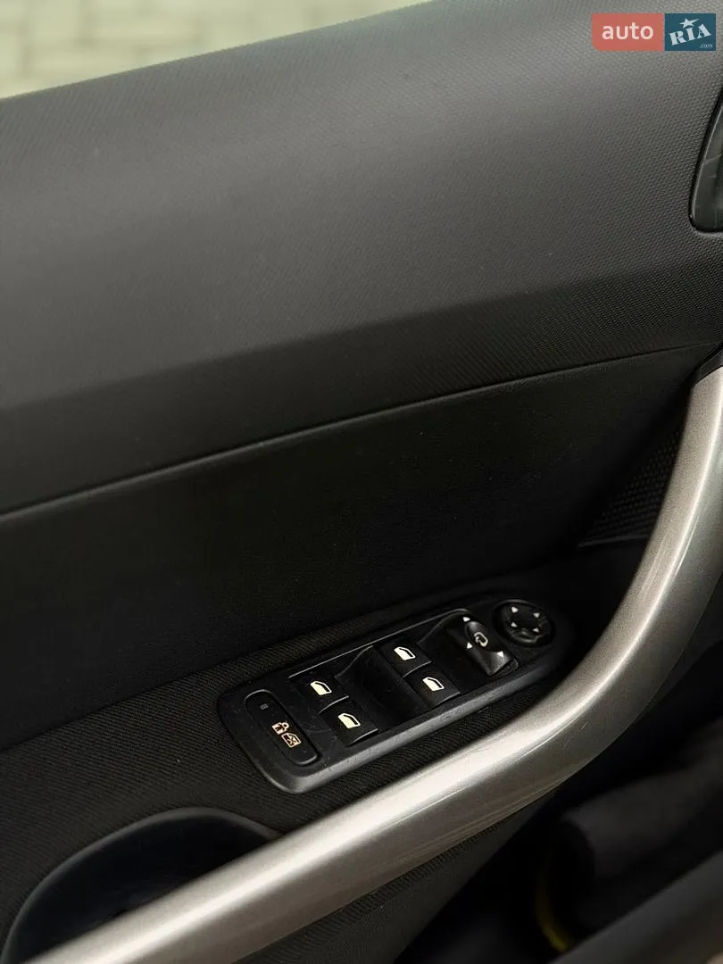 2011 Peugeot 308 - мініатюра 10
