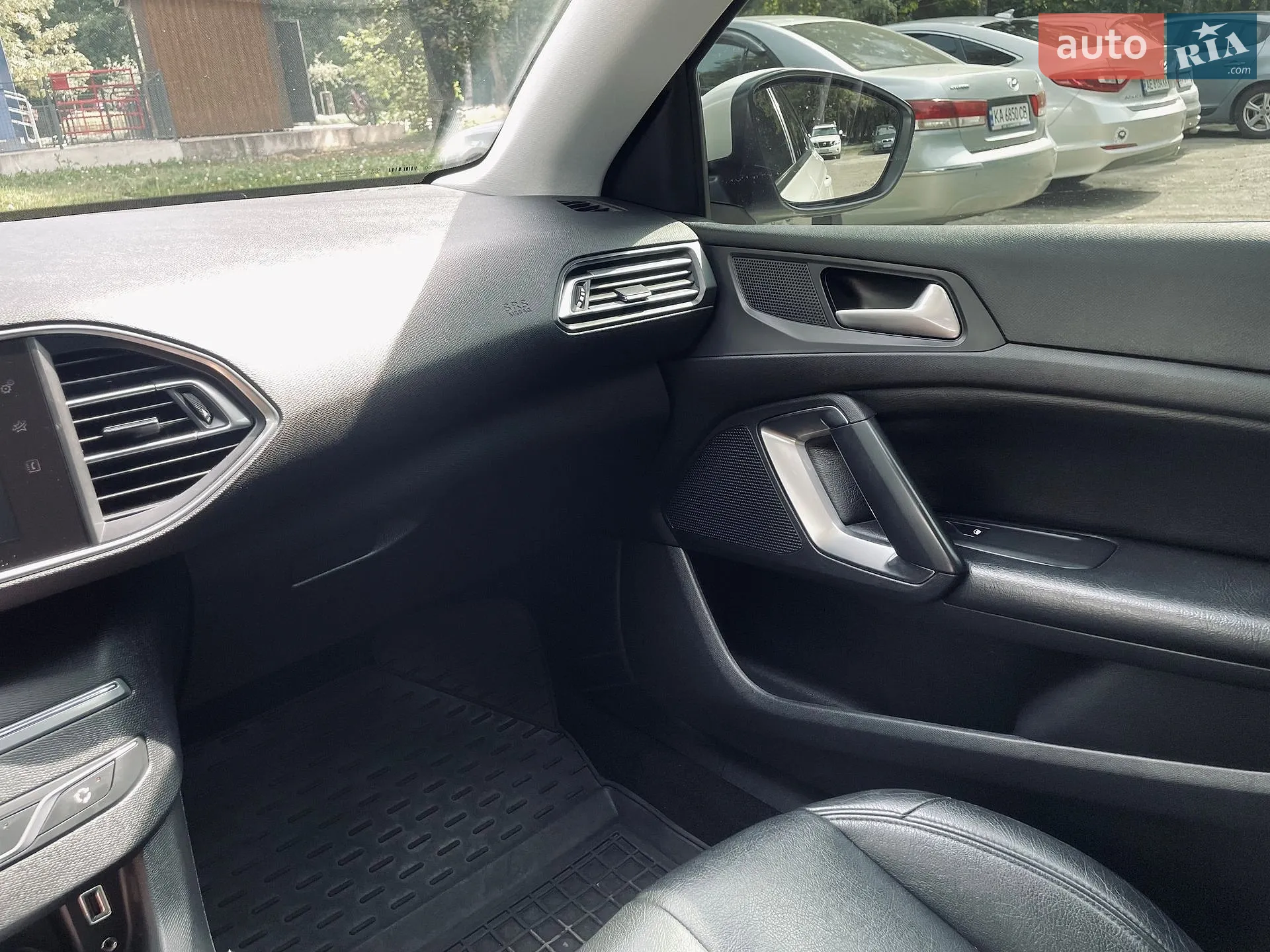 2015 Peugeot 308 - мініатюра 18