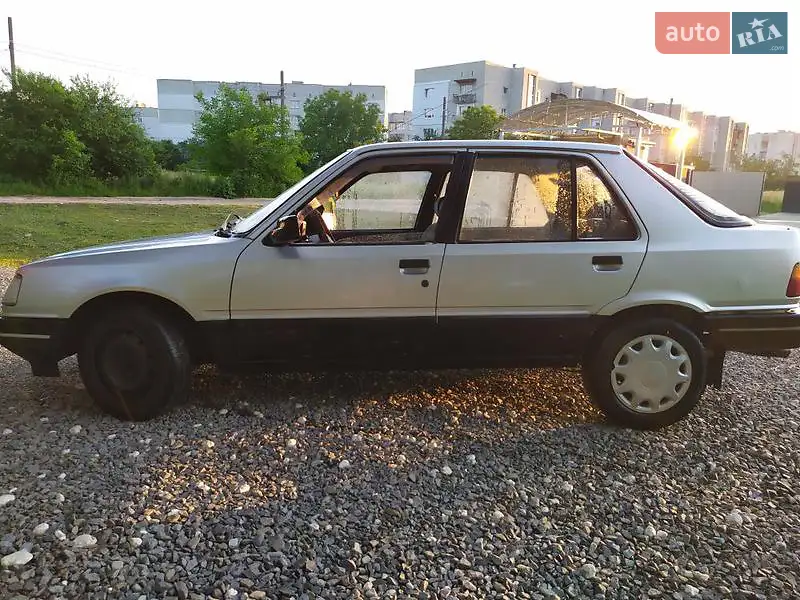 Хетчбек Peugeot 309 1987 в 