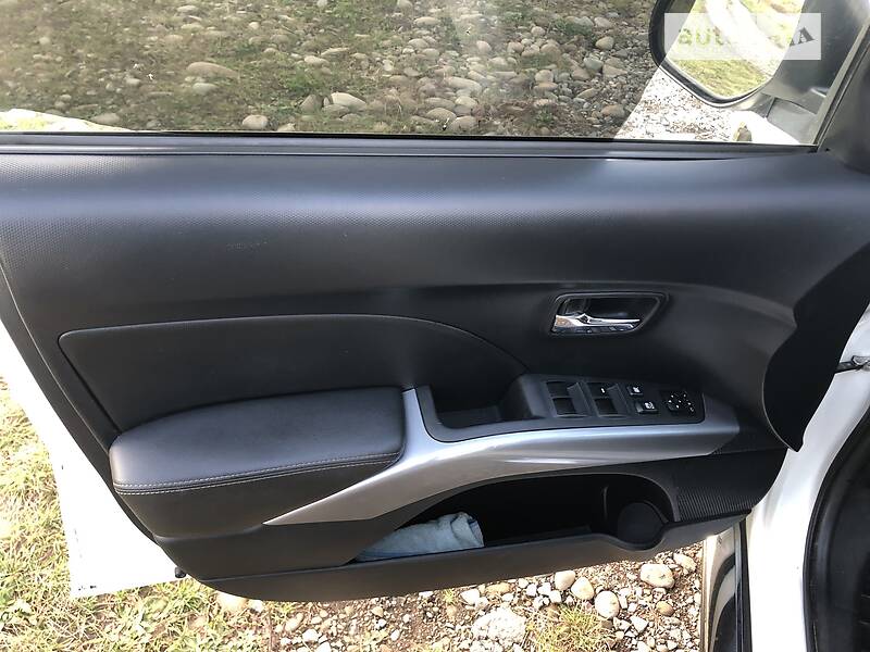 Внедорожник / Кроссовер Peugeot 4007 2008 в Ивано-Франковске