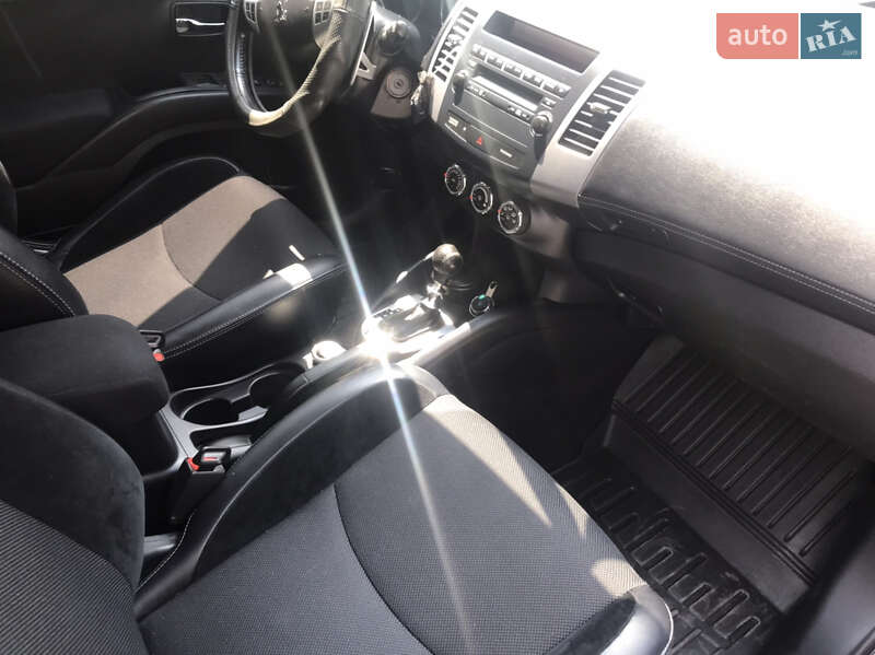 Позашляховик / Кросовер Peugeot 4007 2011 в Шепетівці