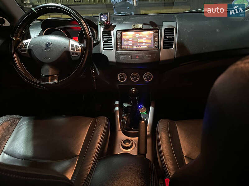 Позашляховик / Кросовер Peugeot 4007 2008 в Стрию