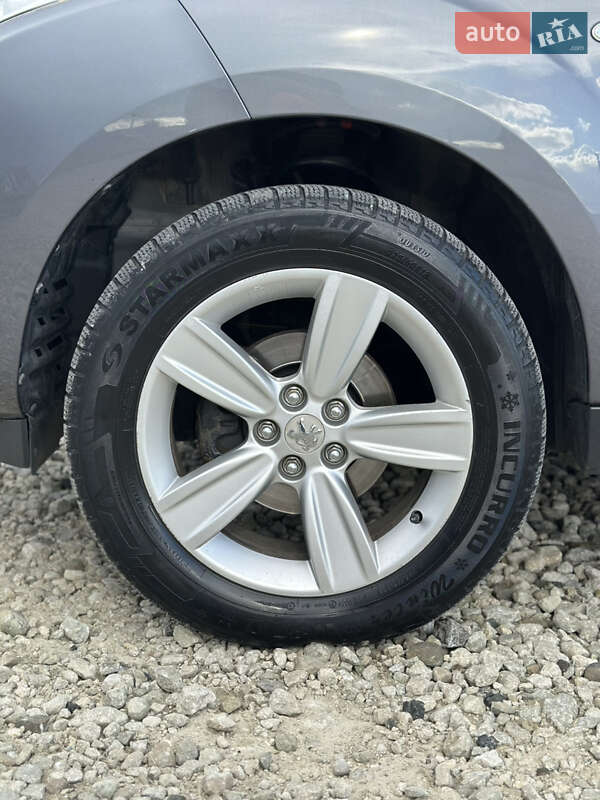 Позашляховик / Кросовер Peugeot 4007 2010 в Чернівцях