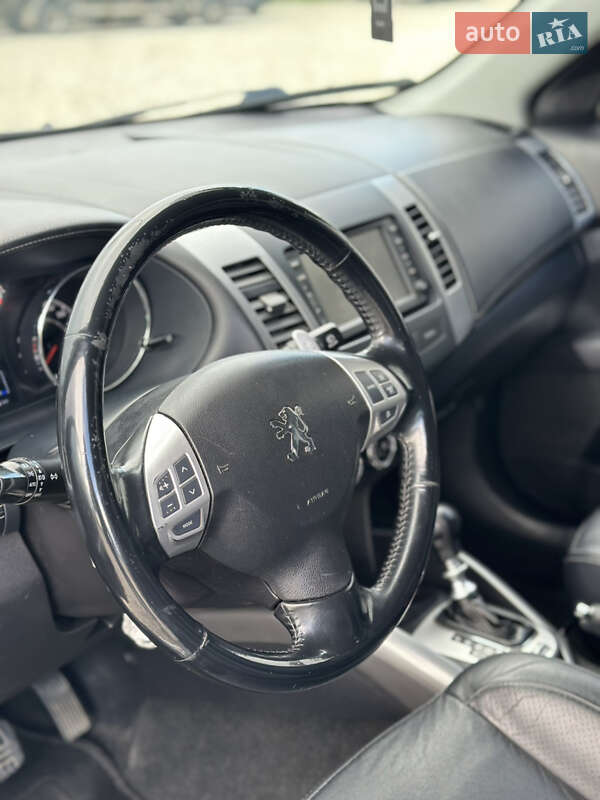 Позашляховик / Кросовер Peugeot 4007 2010 в Чернівцях