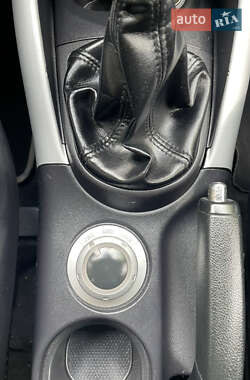 Позашляховик / Кросовер Peugeot 4007 2011 в 