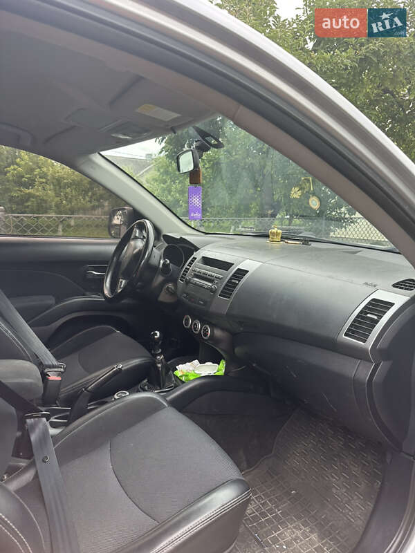 Позашляховик / Кросовер Peugeot 4007 2008 в Чернівцях