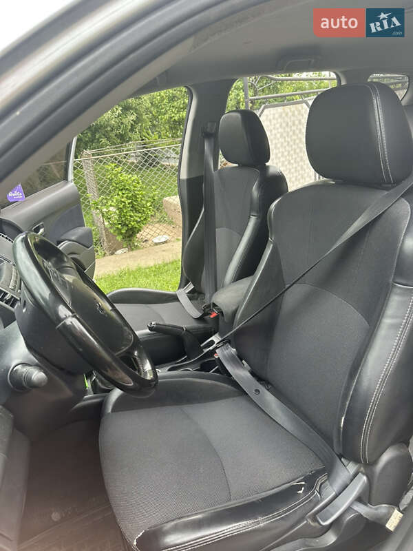 Позашляховик / Кросовер Peugeot 4007 2008 в Чернівцях