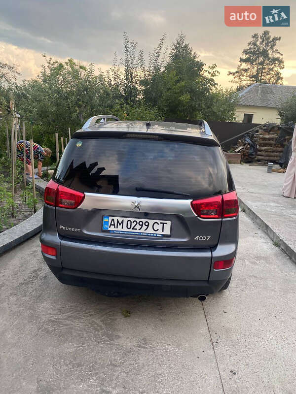 Позашляховик / Кросовер Peugeot 4007 2011 в Коростені