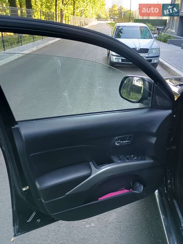 Позашляховик / Кросовер Peugeot 4007 2008 в Чернігові