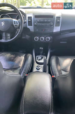 Внедорожник / Кроссовер Peugeot 4007 2008 в 