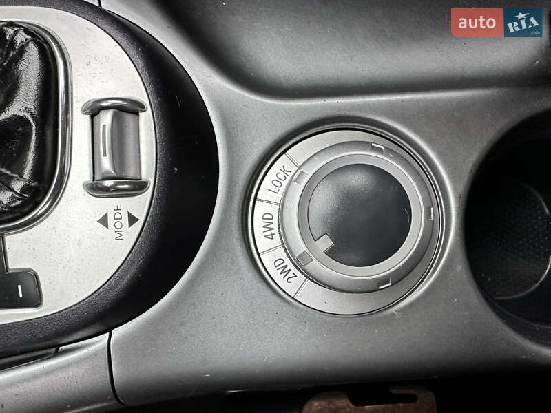 Внедорожник / Кроссовер Peugeot 4007 2010 в Дубно