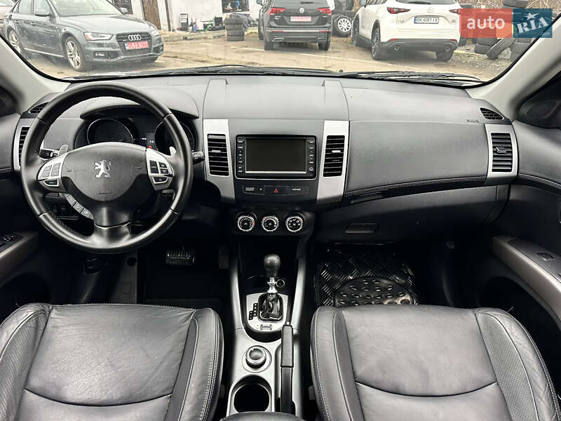 Внедорожник / Кроссовер Peugeot 4007 2010 в Дубно