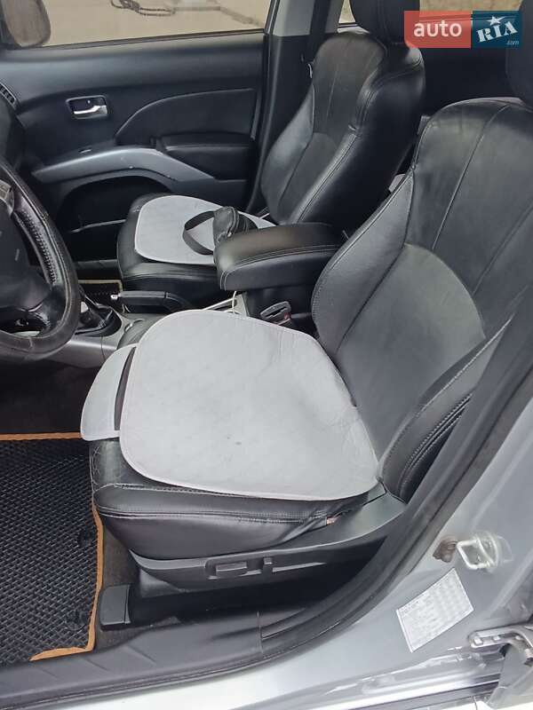 Внедорожник / Кроссовер Peugeot 4007 2007 в Стрые