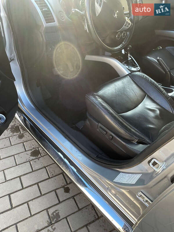 Внедорожник / Кроссовер Peugeot 4007 2011 в Луцке