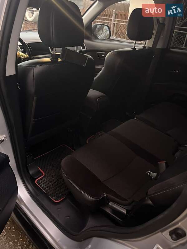 Позашляховик / Кросовер Peugeot 4007 2011 в Калуші