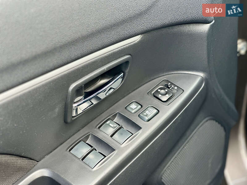 Внедорожник / Кроссовер Peugeot 4008 2012 в Киеве