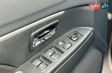Позашляховик / Кросовер Peugeot 4008 2012 в 