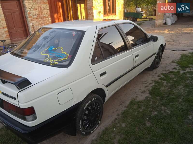 Седан Peugeot 405 1990 в Львове