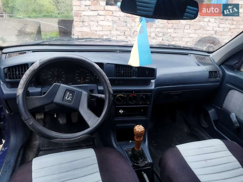 Седан Peugeot 405 1990 в Городке