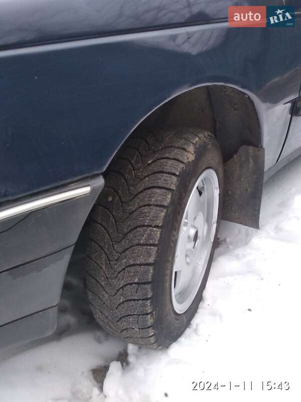 Седан Peugeot 405 1988 в Гайсине