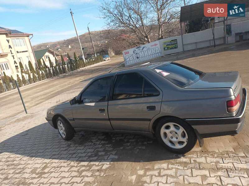 Седан Peugeot 405 1989 в Герці