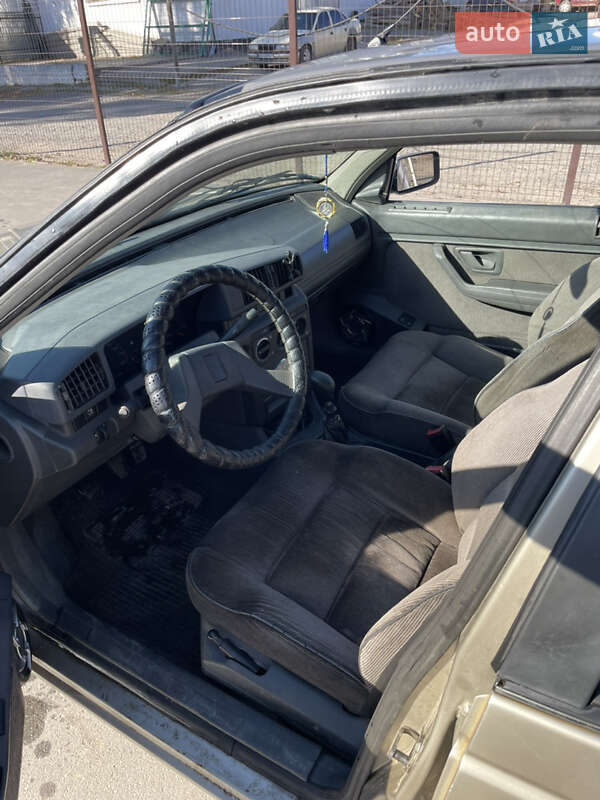 Седан Peugeot 405 1987 в Баре