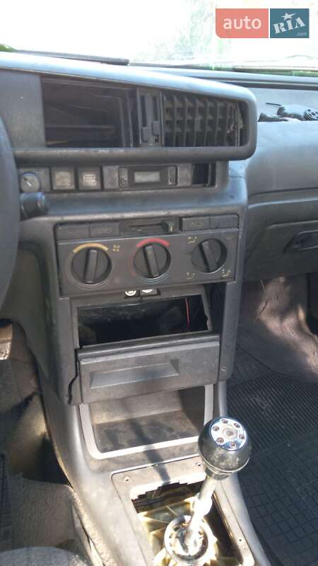 Седан Peugeot 405 1990 в Ужгороде