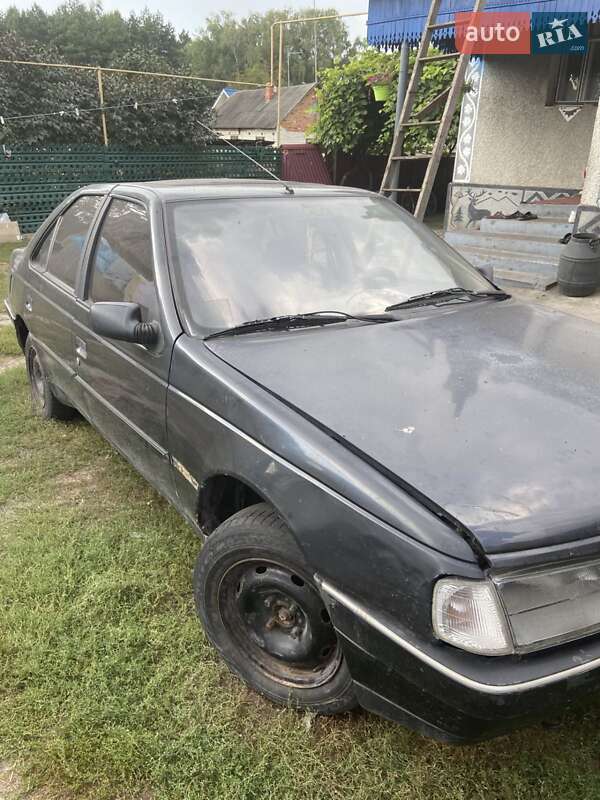 Седан Peugeot 405 1988 в Радивиліві