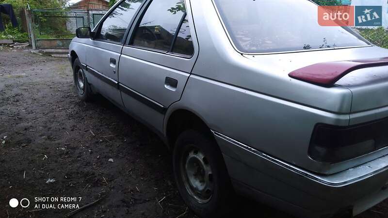 Седан Peugeot 405 1989 в Остроге