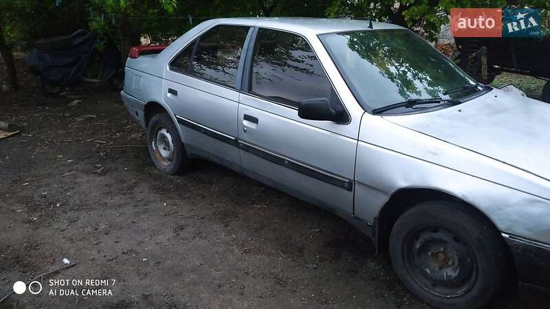 Седан Peugeot 405 1989 в Остроге