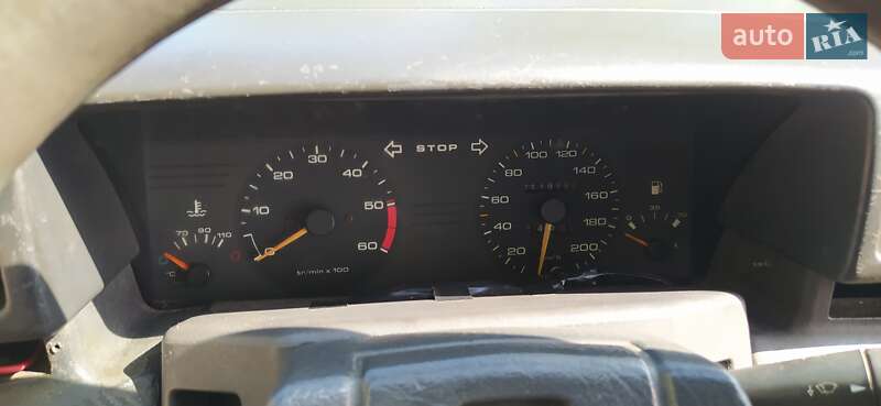 Седан Peugeot 405 1989 в Остроге