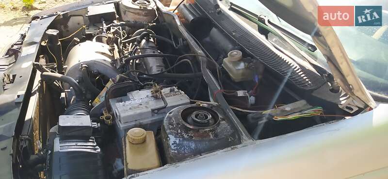 Седан Peugeot 405 1989 в Остроге