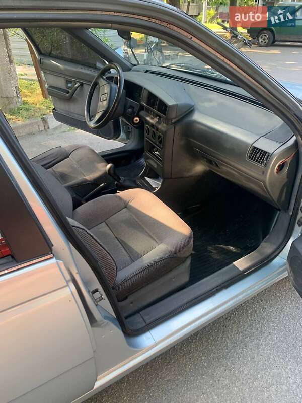 Седан Peugeot 405 1989 в Запоріжжі