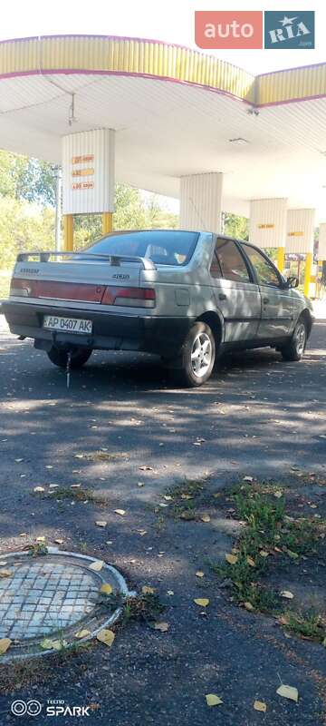 Седан Peugeot 405 1991 в Смілі