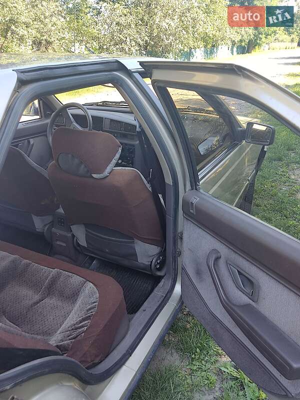 Седан Peugeot 405 1988 в Киеве