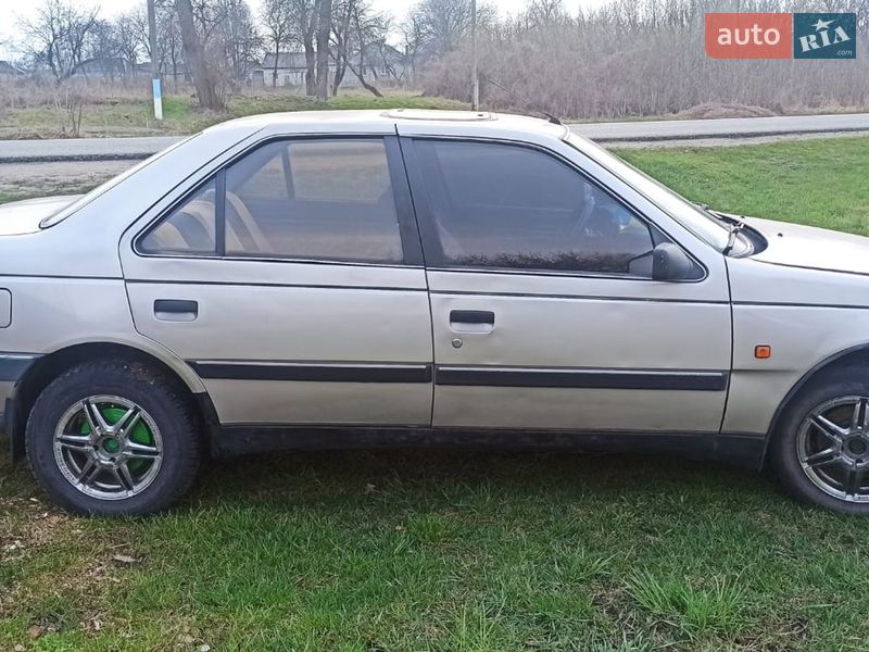 Седан Peugeot 405 1989 в Шостці