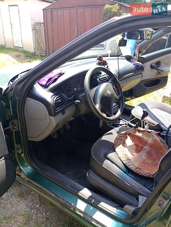 Седан Peugeot 406 1999 в Косове