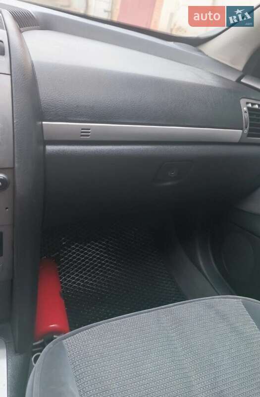 Седан Peugeot 407 2004 в Івано-Франківську