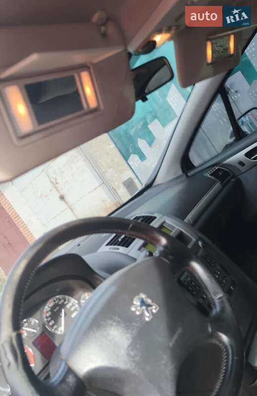 Седан Peugeot 407 2004 в Івано-Франківську