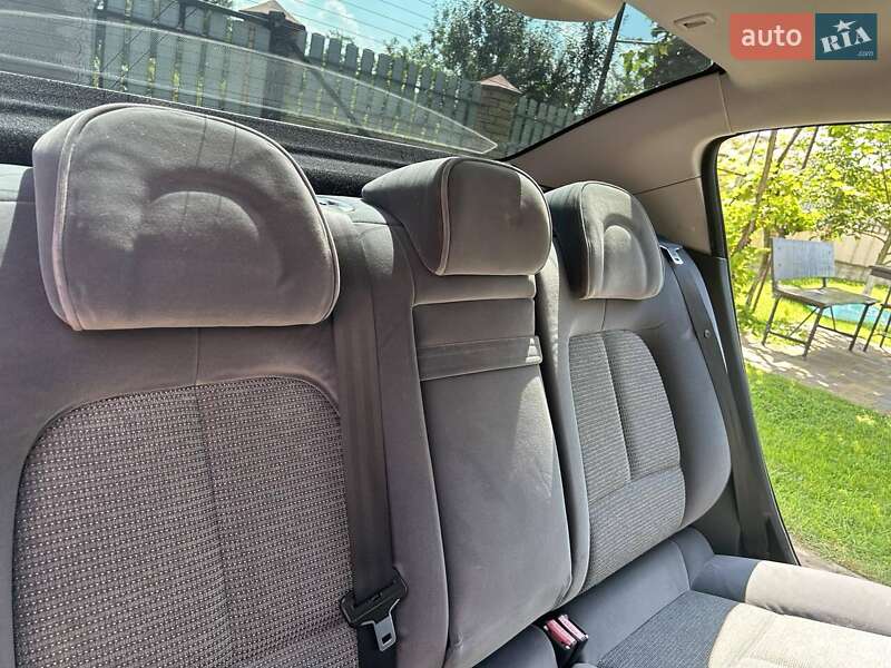 Седан Peugeot 407 2006 в Стрию