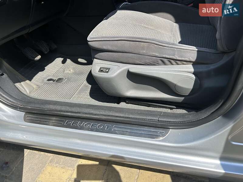 Седан Peugeot 407 2006 в Стрию