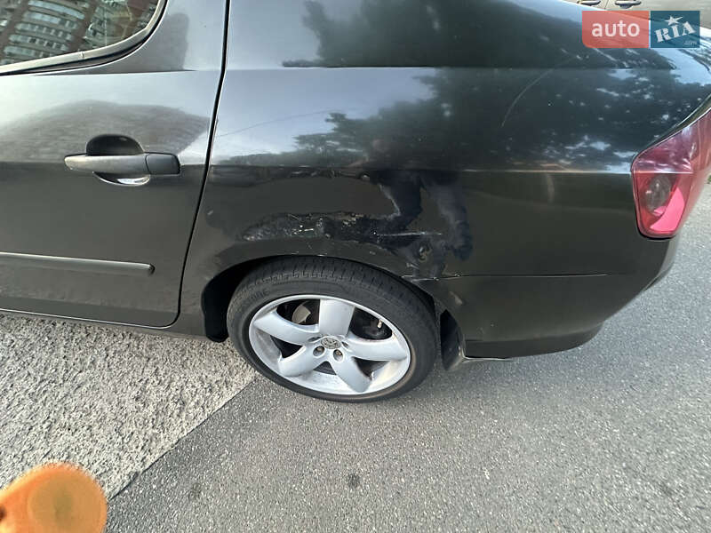 Седан Peugeot 407 2004 в Киеве