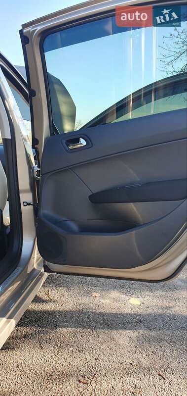 Седан Peugeot 408 2012 в Хотині